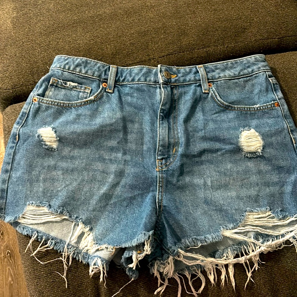 Forever 21 distressed retro high rise shorts